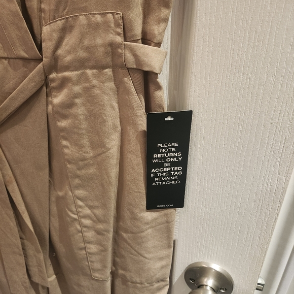 BCBG Max Azaria Ridley belted romper NWT Size M - Picture 6 of 8